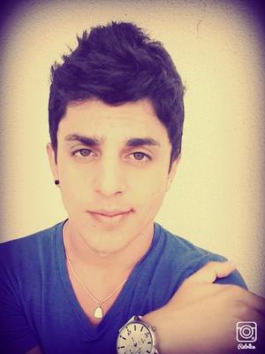 Nunca exigi que as pessoas me entendessem, mas respeito é uma coisa que todo mundo deveria ter 


Watts : 42 9827 4058