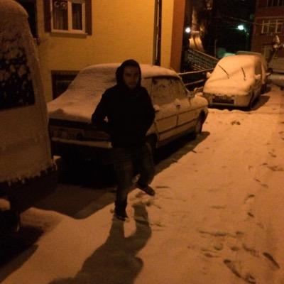 hkntvs's profile picture. SEN DÜNYA GÜZELİ OLABİLİRSİN AMA BENİM GÖZÜMDE EDERİN SADECE KAGIT PARÇASI