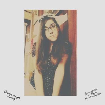 AllyParawhore's profile picture. Soy el Sinsajo, y no puedo ser controlada. Juro por el Ángel que me siento infinito jugando al Quidditch en el Campamento Mestizo.