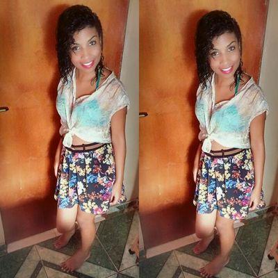 Quem muito olha para trás, acaba tropeçando. Começar a aprender que é para a frente que se olha.
