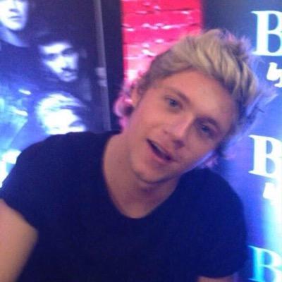 this is a free follow from @holymammaries please follow her she follows back & she really wants to reach 8k