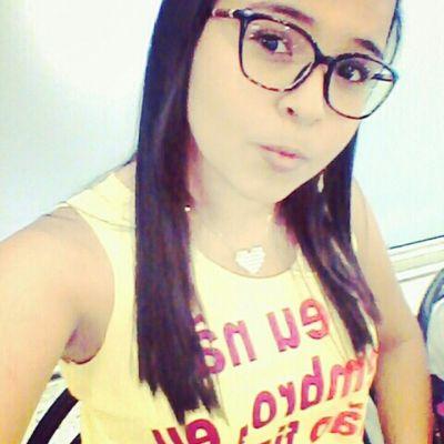 - Ninguém tem o direito de me julgar a não ser eu mesmo. Eu me pertenço e de mim faço o que bem entender. ✌'