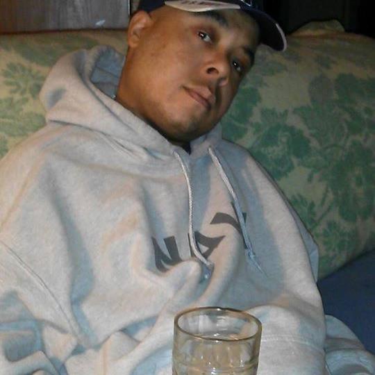 disabled united states navy veteran, 43 yr's old and separated for three years now. 5 ft 9 165 lb's. Love life, slow music and making my fam and friends laugh