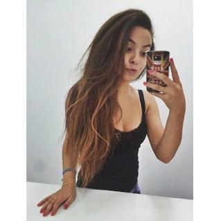 Sorria, só ria. Acalma, a alma. Se derrame, se der ame. Releva, se eleva. Respira, e não pira..