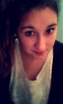 MDounia98's profile picture. 