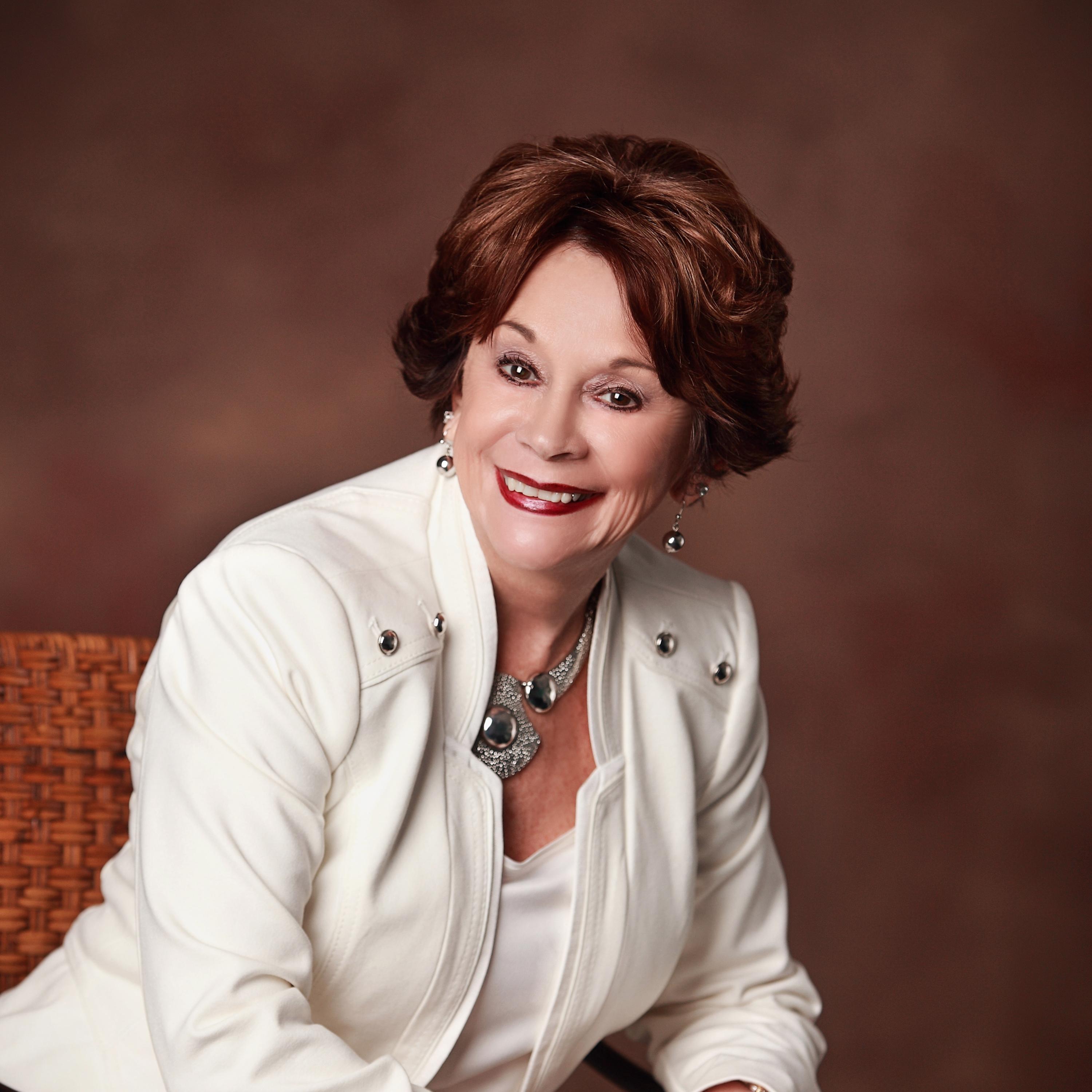 Hello all! My name is Patty Senneker, I am a local Real Estate Agent here to help with all parts of your home buying/selling process!