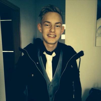 MikkiKing25's profile picture. 