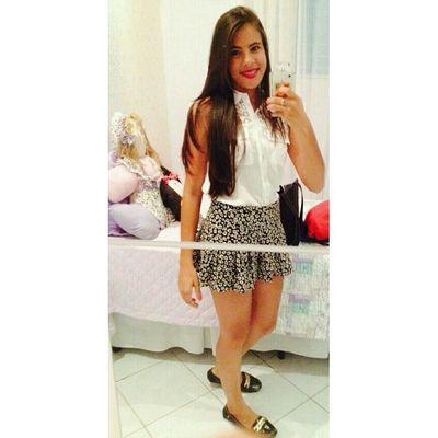 E com o tempo fiquei mais seletiva, aquelas amizades fúteis que eu tinha já não me interessam mais,as músicas ruins não me completam e o amor .. só se for real.