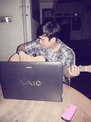 vocalist and song writers @ReadyForFriends || You like me follow me, you don't like me don't follow me. simple as that!! || FTek UNINUS 10