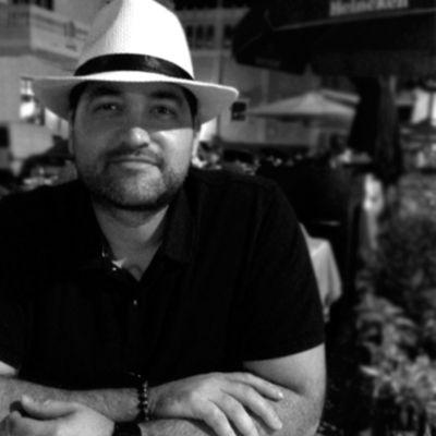 Tener un hijo, plantar un árbol y escribir un libro es fácil. Lo difícil es criar un hijo, regar el árbol y que se lea el libro. // PUBLICISTA // CURIOSO
