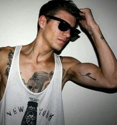 BoldFuckery's profile picture. What's to be scared of when your having a hot fuck in an abandon asylum? Guilty as charged. Sixth Year | Slytherin | Beater #HP #OC #RP #AU