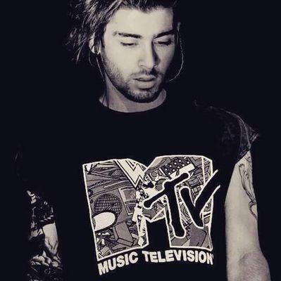 @zaynmalik *.* you are my life :*  ♡♡ follow me please  #zquad #Directioner #crazy #selenator #syrian #music ♡♡