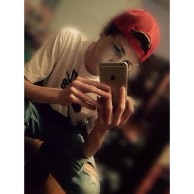 hi im zach :)