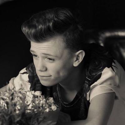 Heres a free follow :)
Please follow @dxmndevries and @BAMALERT_