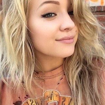 hey guys my name is Cassidy Shaffer! DM me im bored already