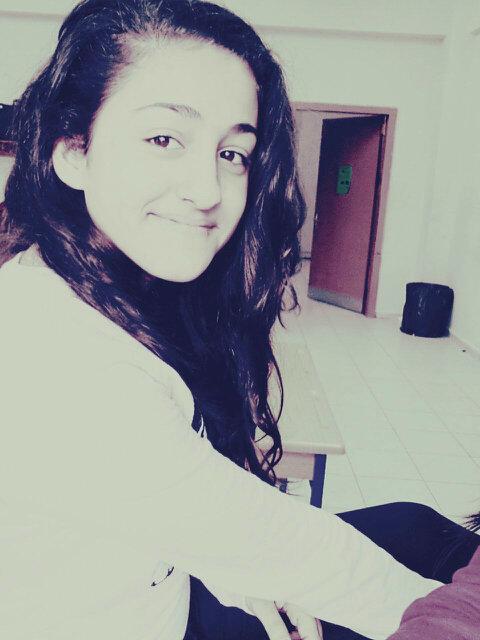 gizemine1298's profile picture. OZGECANIN TEK SUÇU KADIN OLMAKTI .!