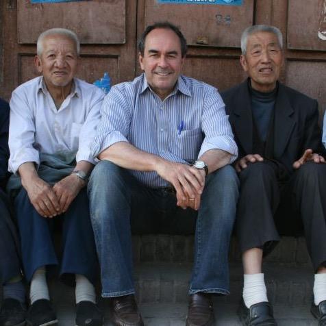 Ex-diplomate, spécialiste de la Chine et de l'Asie