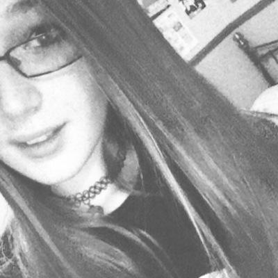 15, North East, I like art,music and cats. Snapchat: ChloeLarge1. Tumblr: http://t.co/jsmFiFnnaW. I follow back!