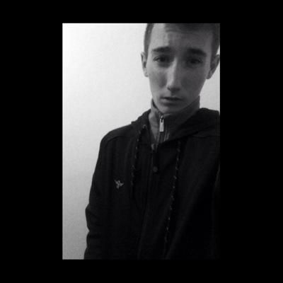 Instagram - chrisdewsie
Facebook - Chris Sean Dewsie