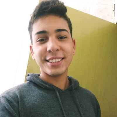 eu sempre acordo pra brigar e não desisto de sonhar