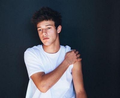Spanish girl. Cameron Dallas is a bae. Cash is life. God less your eyes nash. Matt is a dinosaur.
