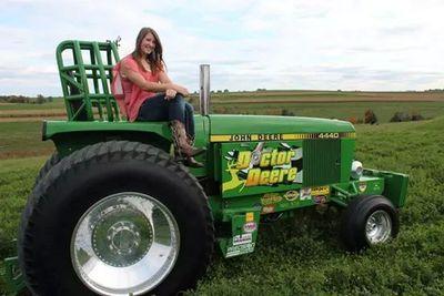 College + Farm + TRACTOR PULLING = My Life ❤
