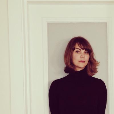 tracybtweets's profile picture. Can usually be found rushing toward life.