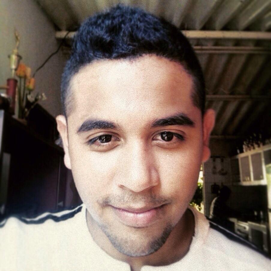 AlbertSangui's profile picture. De todo un poco.