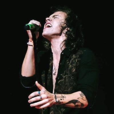 credit goes to owners of the vines!! Main account: @hharrystyles tweet me videos you want posted