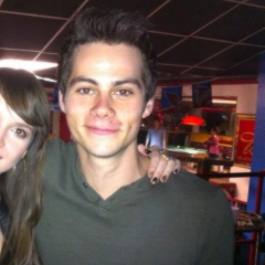 larryhopeless's profile picture. troquei meu user pra @louisprostituta