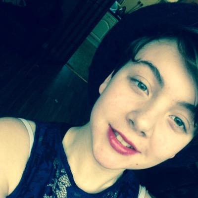 Hi !! Im becca hewitt|Im 14|british|tumblr and youtube crazy|feel free to dm me|