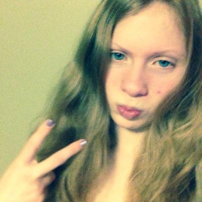 I like to sing favorite food ribs/steak
and I am a happy positve person!
