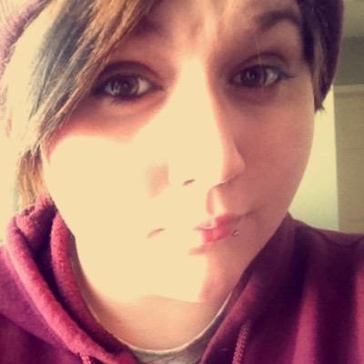 hi im tea 16 and im bi f4F