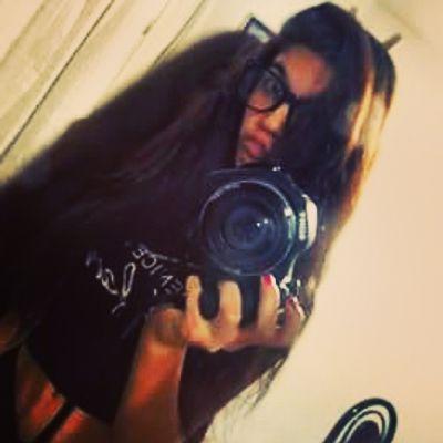 Ella esta en la oscuridad,atrapada en un lugar horrible del que quiere salir//LPRF ♥