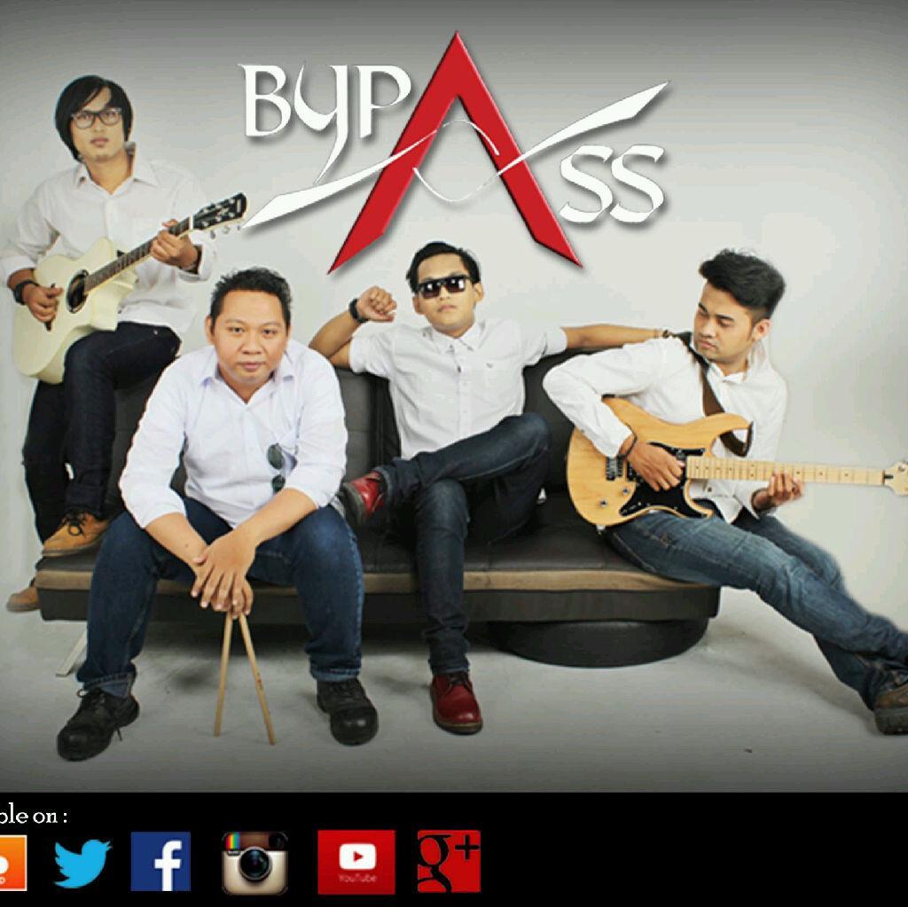 Hits Single ANDAIKU BERSAMAMU Request di radio radio kesayangan anda . Just follow @rama_bypass @farivdhani90 @dwinda13 @irfan_tyono CP 085330706956