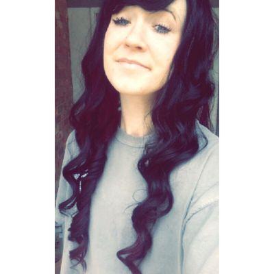 Lindsey Stringer ⚓️ . I've got the sweetest baby , Sadie Marie . 20 . Blessed beyond means  .