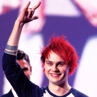 tweet #vote5sos and #kca for 5sos