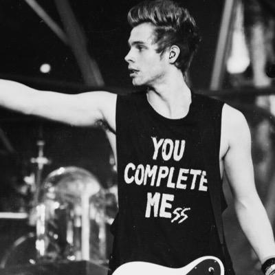 im in a fandom we do weird shit sometimes
follow @cliffhemmo96 :) #vote5sos