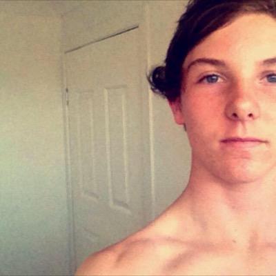 15, play footy, gamer on PS3 (my banner is my psn)