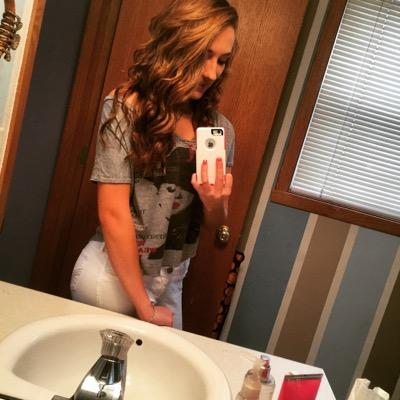 bball9898's profile picture. 