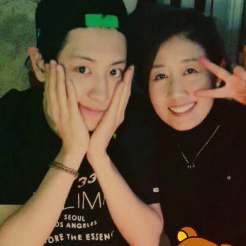 EXOL-SONE. Chanyeol-Baekhyun-Sehun. Taeyeon-Tiffany-Yuri. Hunhan-ChanBaek hard shipper.