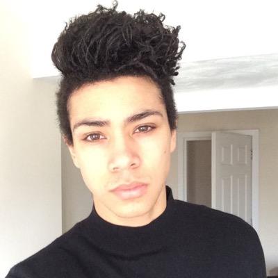 turn on my tweet notifications - retweet my selfies || im not a father but you can call me daddy