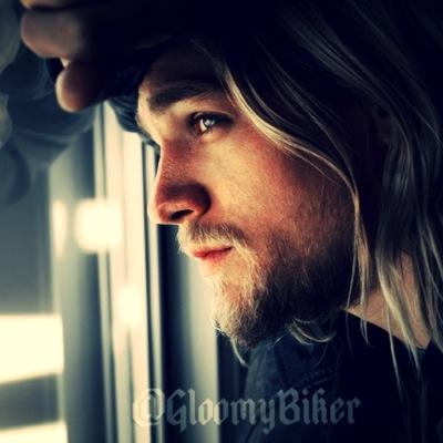 Name's Garth. 33 years old. I've been on the road by myself, but with a will to find my two brothers. |TWDRP+18|OC|Literate|