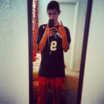 From East Austin
#M.O.B
#BigB's
#GetRixhOrDieTrying 
 H21D follow me ill follow back