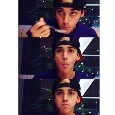 a matt espinosa puzza il culo
