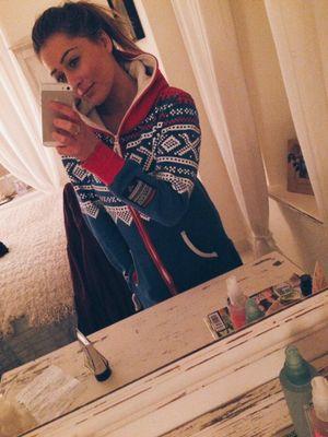 donxtella_'s profile picture. follow @idkwmcvey