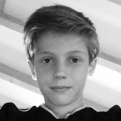 Yo ! Je suis retraité j'ai 87 ans et Follow me tkt je Follow back