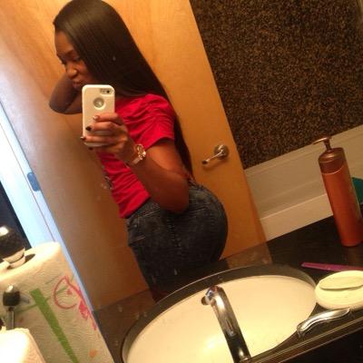 MsYayo10's profile picture. i keep getting my ig reported so i guess ill b tweetin fo now on ✌️☺️