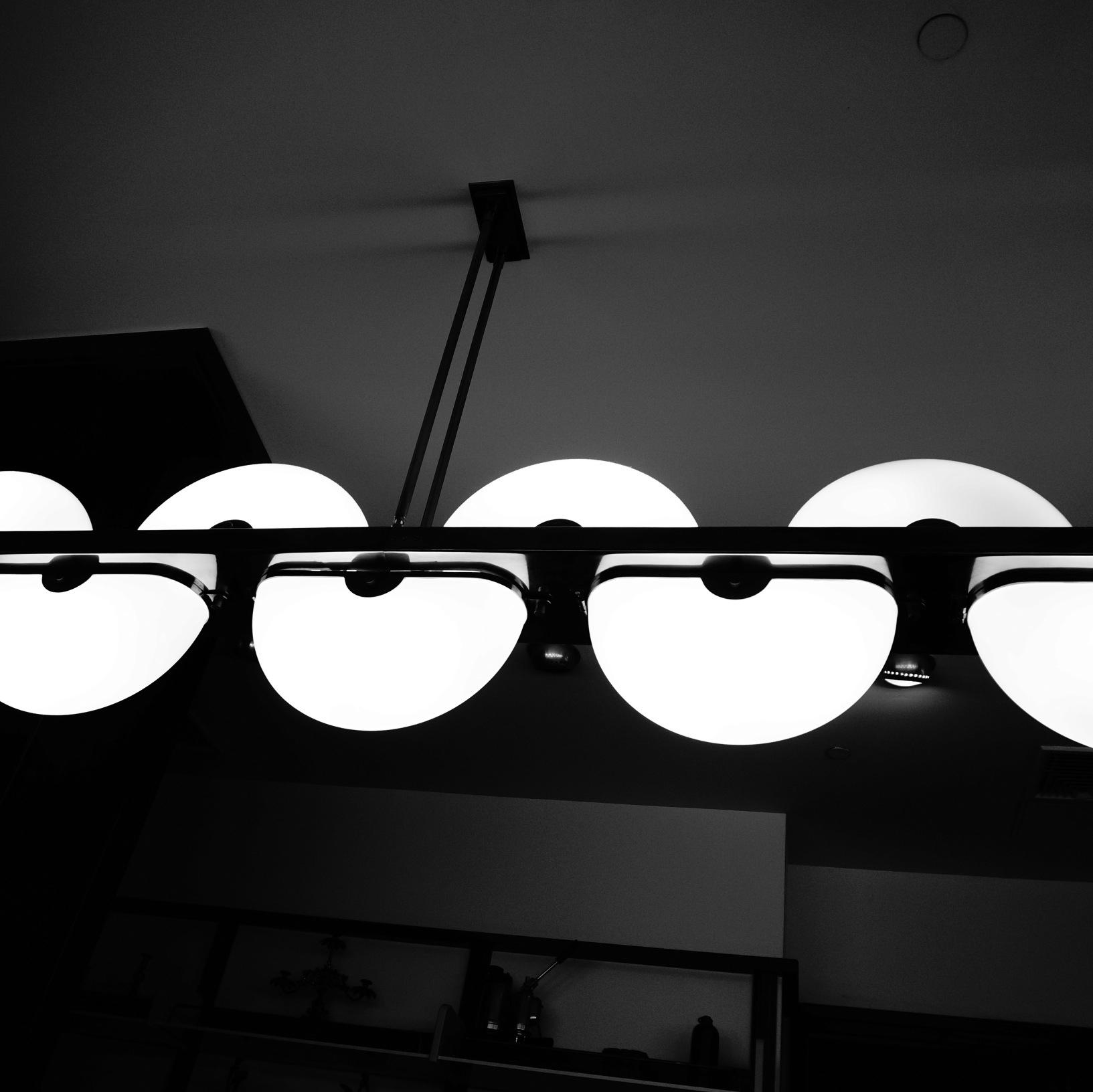 overall music, festival, party, DJ, techno, house, psyche, jazz, photograph, movie, basketball, monotone, shiner and beautiful things. Tokyo / Australia