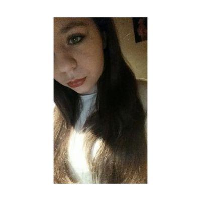 leilabenouaret's profile picture. 15. Lsn